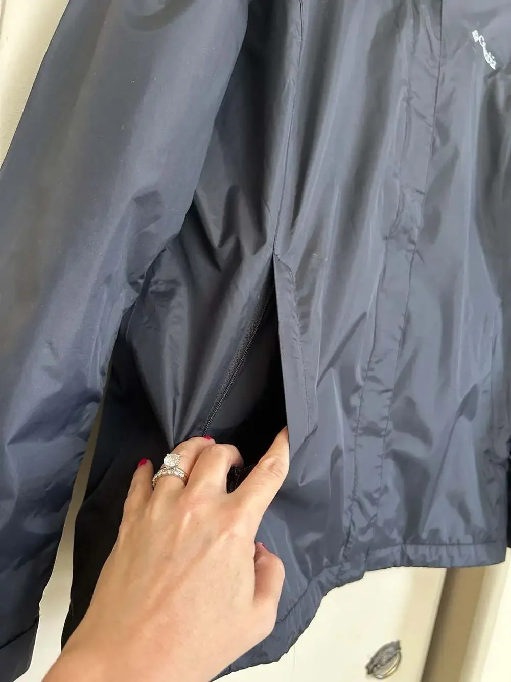 Columbia Women's Arcadia II Omni-Tech Waterproof Hooded Rain Jacket Black Size X
